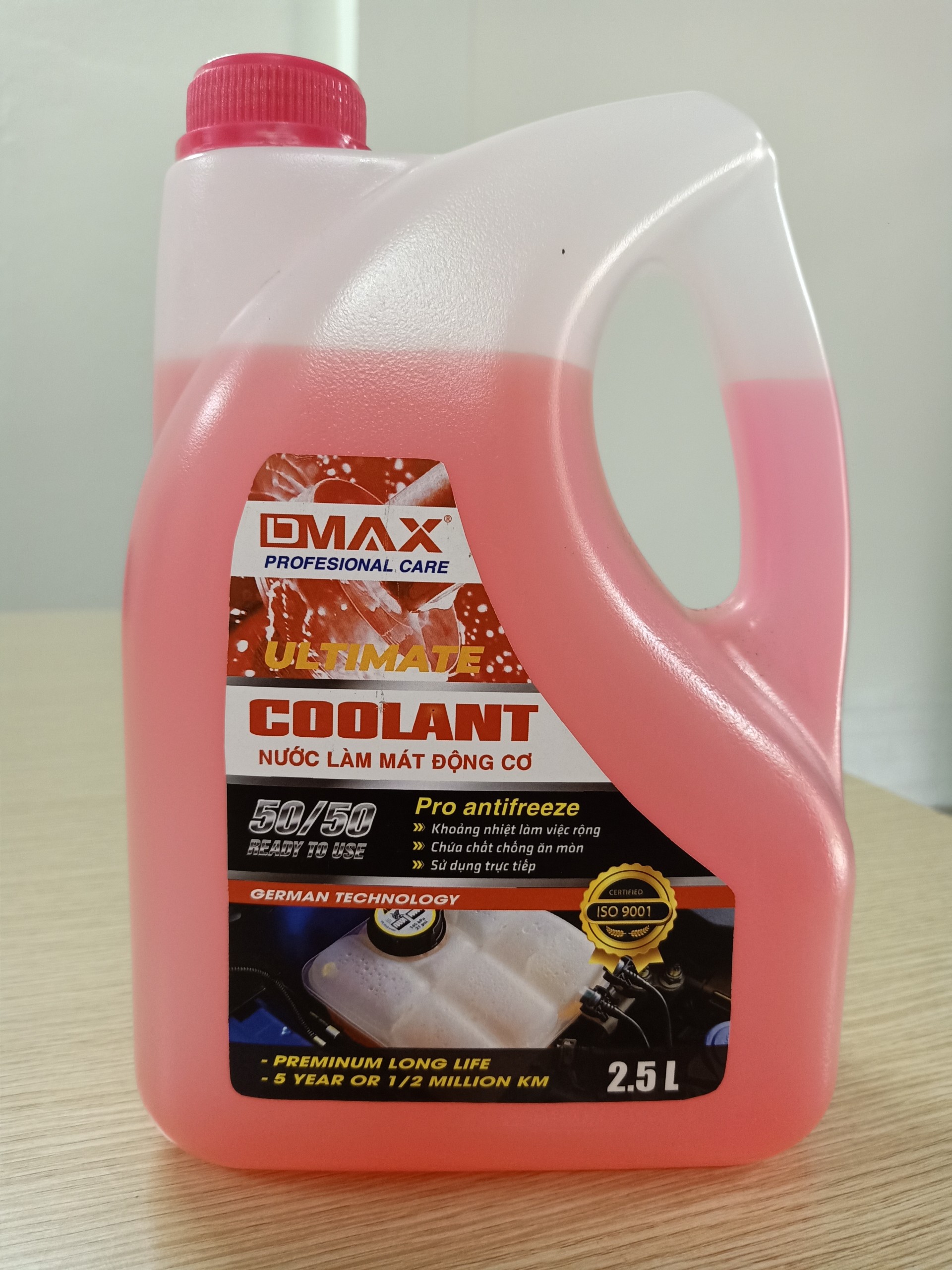 Dung dịch làm mát động cơ Dmax - Ultimate Coolant 2,5 lít